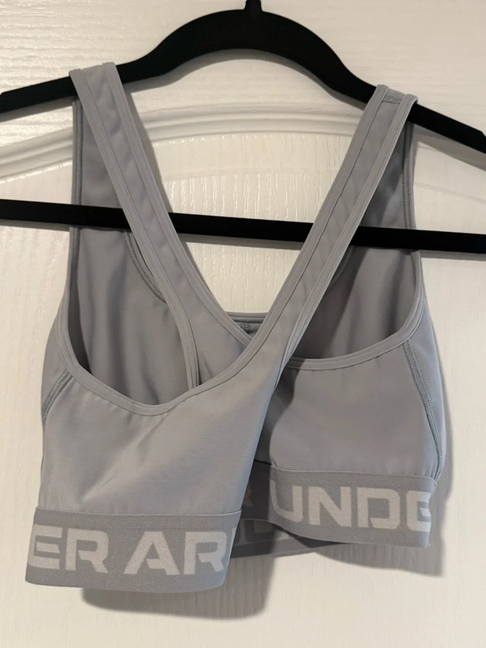💪 Under Armour Compression Sports Bra – Gray (Size M) - Picture 2 of 5